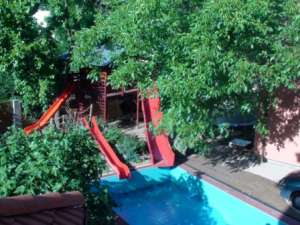 Eminescu vila de inchiriat,   S+P+1+M,   12 camere,   suprafata utila 300mp