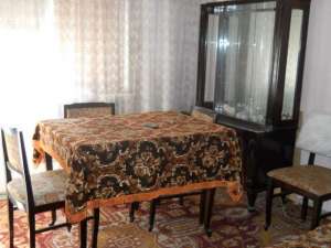 Vand in Bacau apartament cu 3 camere semidecomandat, 