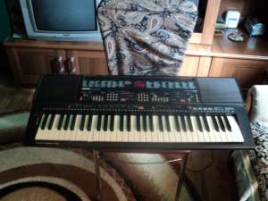 orga electronica yamaha psr 5oo
