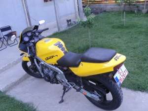 motocicleta honda cbr 600