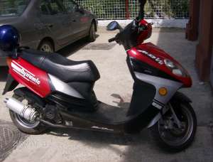 VAND SCUTER 2000 LEI