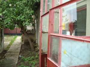 VAND CASA 4 CAMERE SUPER PRET DE APARTAMENT 73000 E