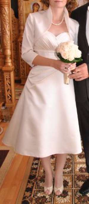 Vand Rochie Mireasa + Bolero marime S/M lungime midi Cluj/Baia Mare