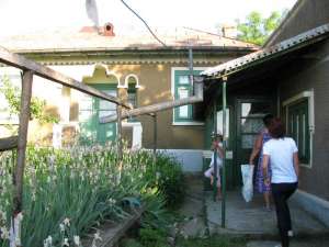 Teren intravilan 2500mp Galati- Tulcea,  15.000 euro ,  casa si vie 1700 mp