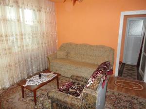 Vand apartament 3 camere