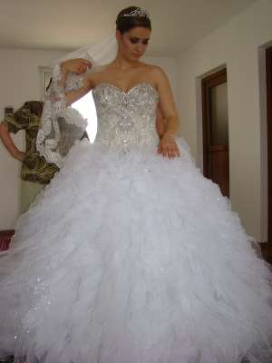Vand rochie mireasa completa