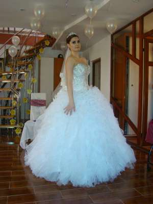 Vand rochie mireasa completa