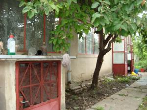 CASA 4 CAMERE CU TEREN BECI GARAJ PRET DE APARTAMENT