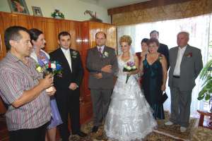 VAND SAU INCHIRIEZ ROCHIE DE MIREASA