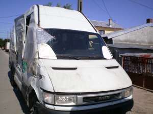 vand iveco dezmembrari