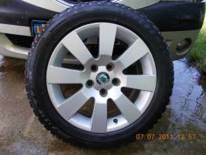 4 jante originale de skoda superb 205/55/16 +cauciucuri de iarna dunlop
