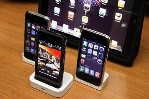 IPAD 32GB/Apple Apple iPhone 4G 64GB,  htc thunderbolt Buy 2 Get 1  Free