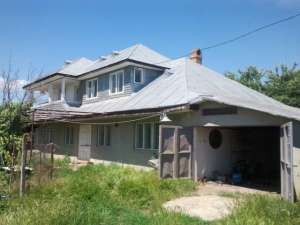 Proprietar , Vand urgent casa in cartierul Izvoare,  Bacau