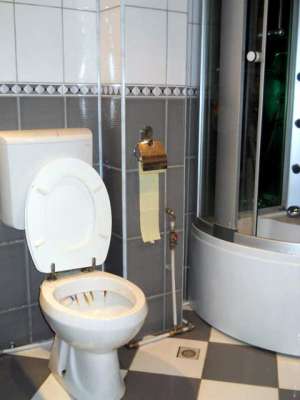 BACAU - VAND APARTAMENT ZONA MIORITA,  2 CAMERE DECOMANDAT, 