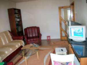 ONESTI - VAND APARTAMENT,  3 CAMERE DECOMANDAT,  PE BUCIUMULUI,  ETAJ 3/4