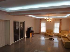 Vand Vila de Lux 350 mp utili zona Bucium