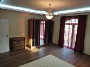 Vand Vila de Lux 350 mp utili zona Bucium
