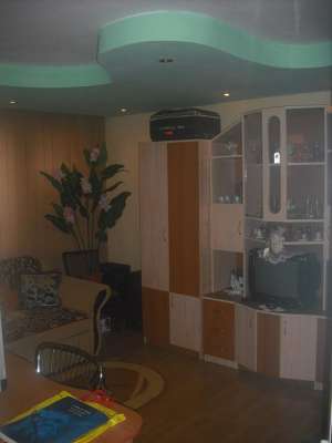 Vand apartament 3 camere  Calea.Galati nr.329 Bl.3Sc2Et.1 Ap.24 tel:0752-538347