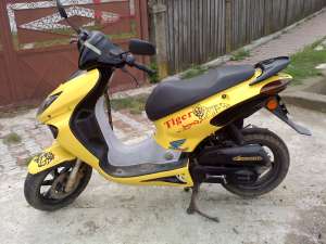 vand scuter ieftin honda