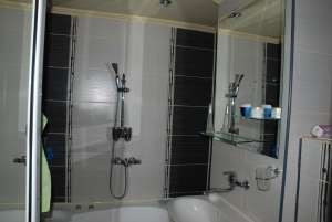 vand apartament cu 3 camere