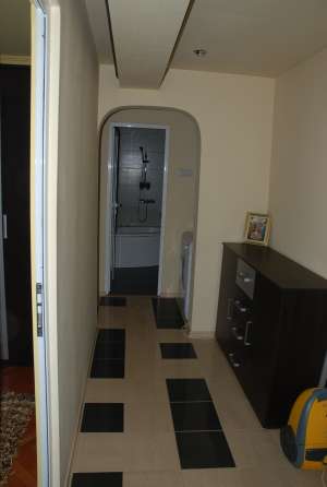 vand apartament cu 3 camere