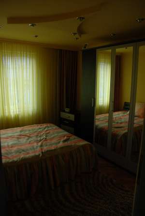 vand apartament cu 3 camere