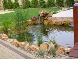 Folie lac iaz pvc pret de la 6 ron-mp oferta sezonului 2011 folie EPDM si HDPE