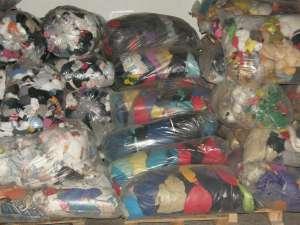 Haine la kg hanine second hand depozit Bacau reducere pana la 40% produse sezon