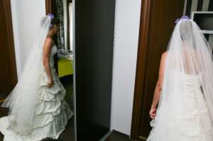 vand rochie mireasa