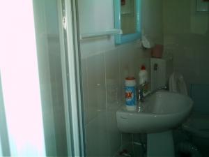 VAND CASA ZONA VILELOR  SPITAL PETROSANI