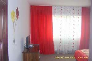 Ofer spre inchiriere in BACAU - Apartament 3 camere decomandat de LUX