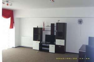 Ofer spre inchiriere in BACAU - Apartament 3 camere decomandat de LUX