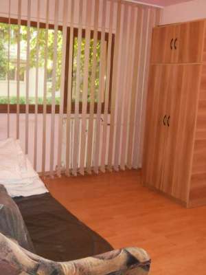 VAND IN BACAU APARTAMENT  2 CAMERE  DECOMANDAT  ZONA PIATA SUD, 