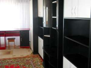Ofer spre inchiriere in BACAU -Apartament cu 2 camere decomandat,  zona centrala