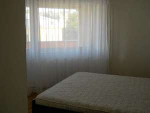 Ofer spre inchiriere in BACAU -Apartament cu 2 camere decomandat,  zona centrala