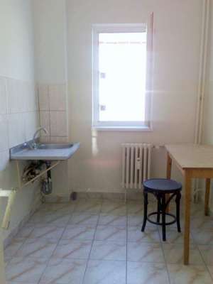 Vand apartament 2 camere semidecomandat,  zona Aleco Ruso,  etaj 3