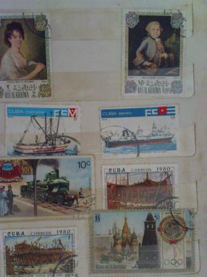 Vand 2 clasoare cu timbre