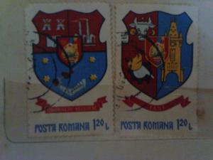 Vand 2 clasoare cu timbre