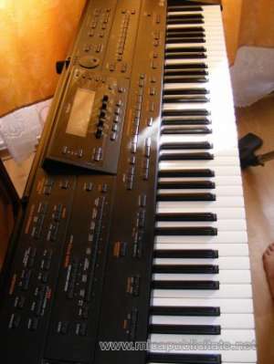 Vand roland 800 la 15mil ca noua vand urgent!!!!!!!