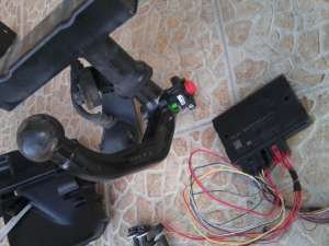 vand carlig de audi A4 2008-2011 original demontabil pe cheie