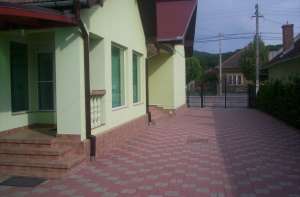 Vand casa cu mansarda si piscina