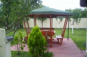 Vand casa cu mansarda si piscina