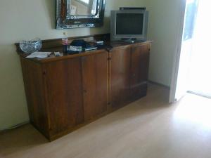 VAND URGENT ,   IEFTIN MOBILA VECHE IN STARE FOARTE BUNA!