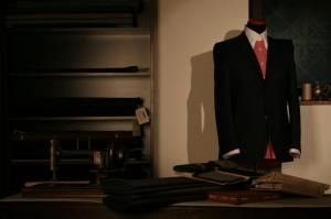 Firma noastra va ofera o colectie de costume business si casual foarte la moda,   realizate din cele