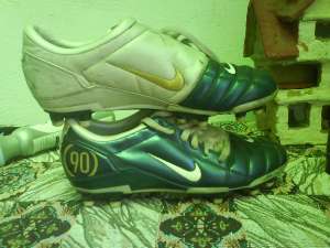 Vand ghete nike total 90 originale urgent!