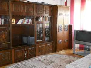 Vand  in Bacau  apartament 2 camere decomandat,  zona centrala, 