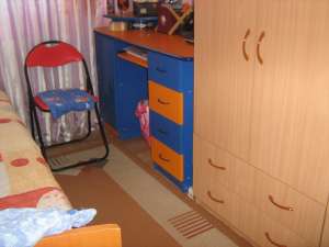 vind ap. cu 3 cam *****ramida la cheie,    renovat,     mobilat,    finisat,    utilat,    zona civ