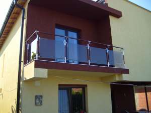 Balustrade inox cu insertie de lemn si panouri sticla