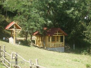 CASA DIN LEMN