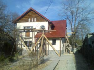 CASA DIN LEMN